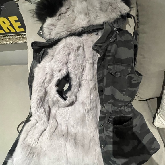 Reversible Real Fur lined (removable) camo vest with hood- Wear it 4 ways! - Picture 2 of 7